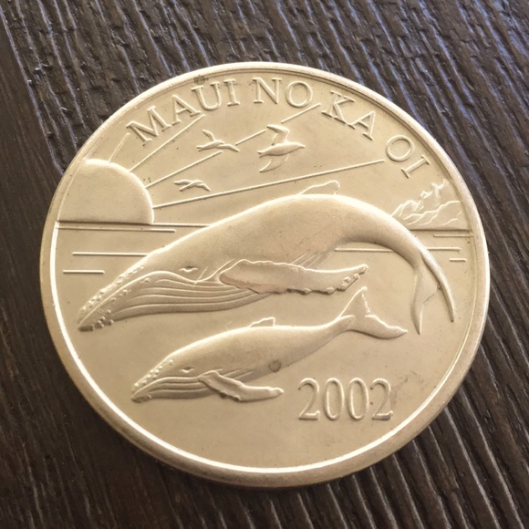 beautiful silver 2002 "Maui Trade Dollar" - whales - Picture 1 of 6